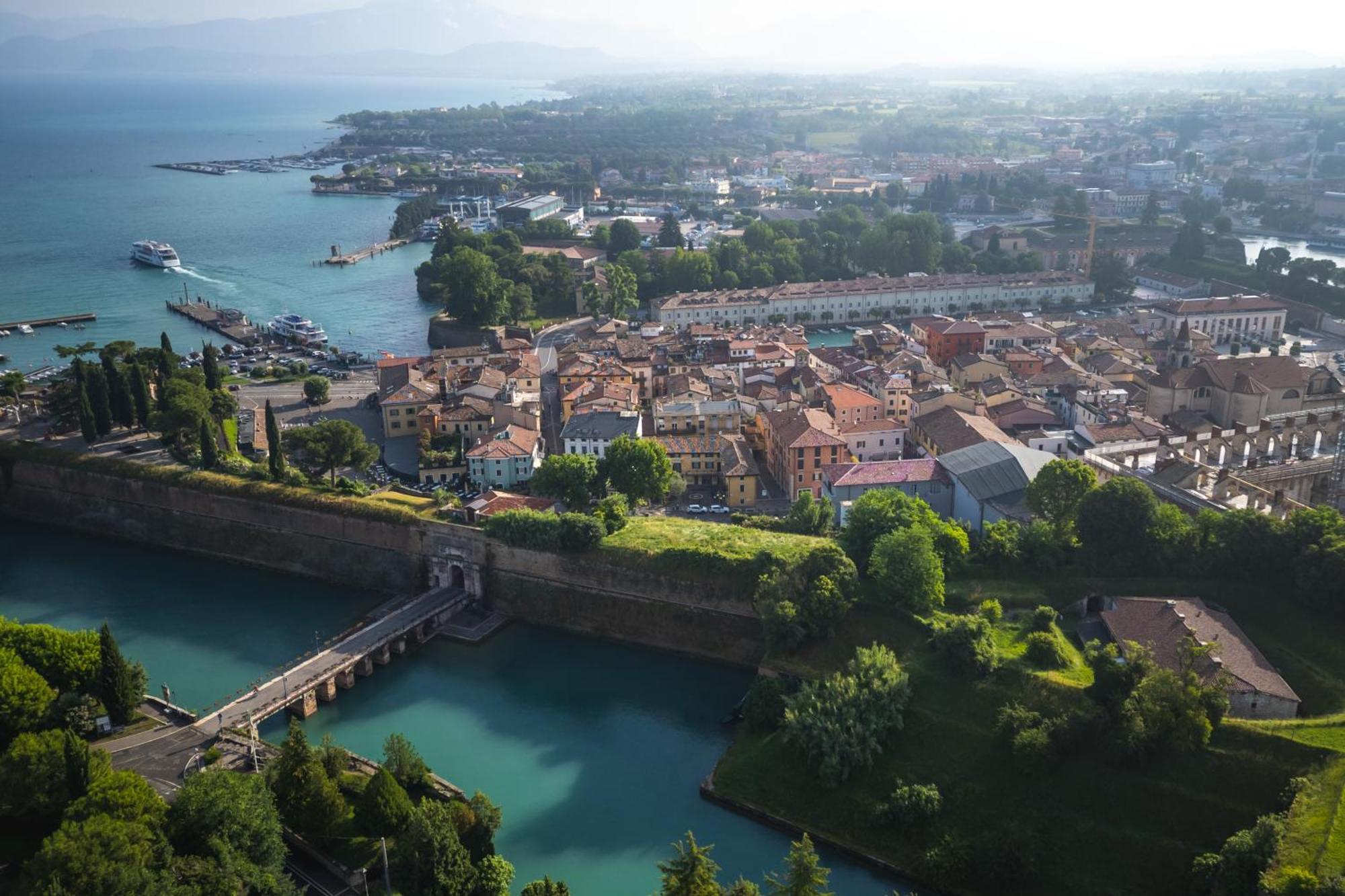 Residenza Porta Brescia Villa Peschiera del Garda Exterior photo